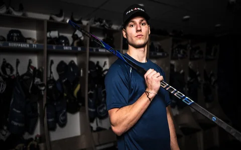 NHLprospektaŠmita komandai pievienojas vēl viens Latvijas aizsargs
