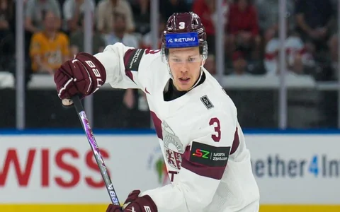 Latvijas cerība NHL draftā Šmits nosauc savu mīļāko brīdi hokeja laukumā