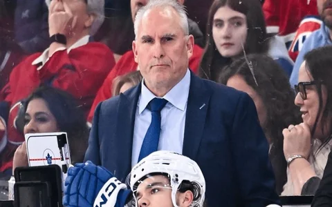″Maple Leafs″ pēc pirmspēdējās vietas konferencē atlaiž galveno treneri