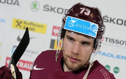 Latvijas hokejistam meistarstiķis uzvarētā Šveices čempionāta spēlē