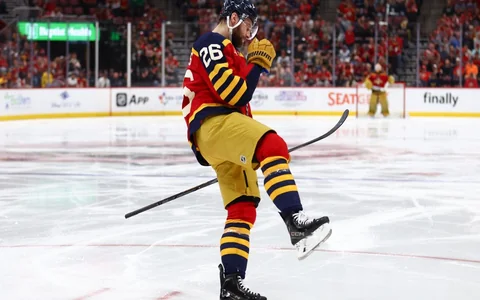Balinskis rezultatīvi diriģē "Panthers" vairākumu, Bļugers nokārto abus "Canucks" vārtu guvumus