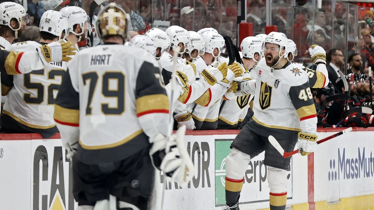NHL Stenlija kausa fināls sākas ar uguņošanu – Hertls galotnē izrauj uzvaru "Golden Knights"